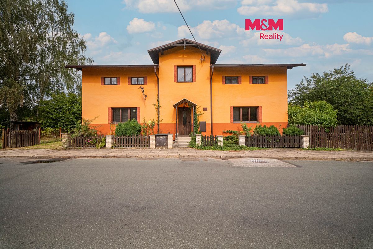 Prodej rodinného domu 180 m², pozemek 2968 m²